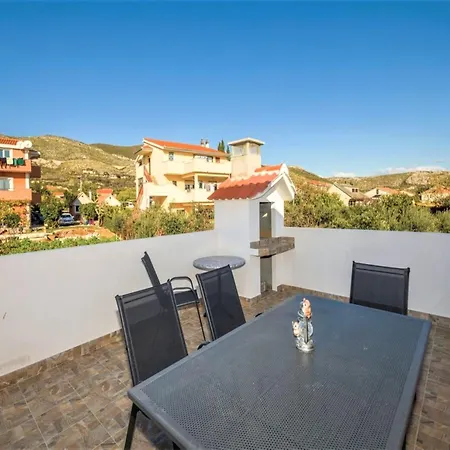 With Parking Space Plano, - 22550 Apartment *